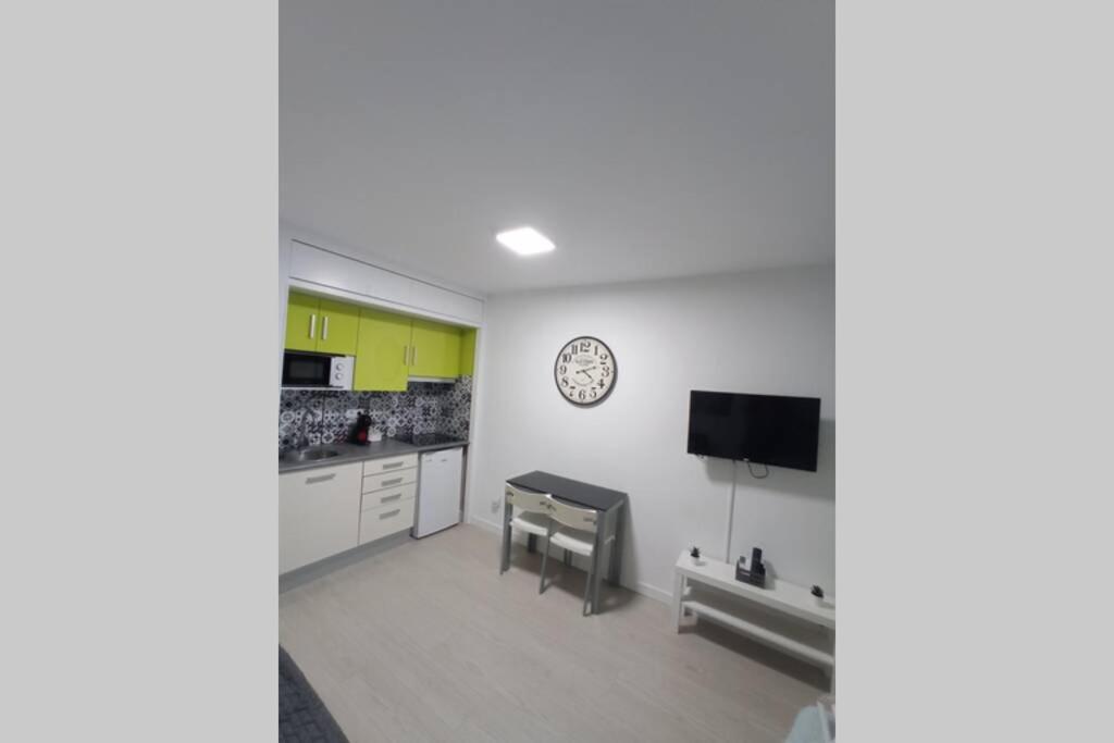 Apartamento con piscina a 2 minutos de la playa!!! Lloret de Mar Exterior foto
