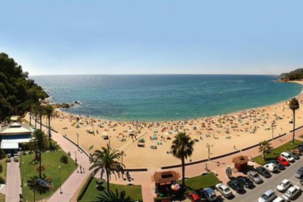 Apartamento con piscina a 2 minutos de la playa!!! Lloret de Mar Exterior foto