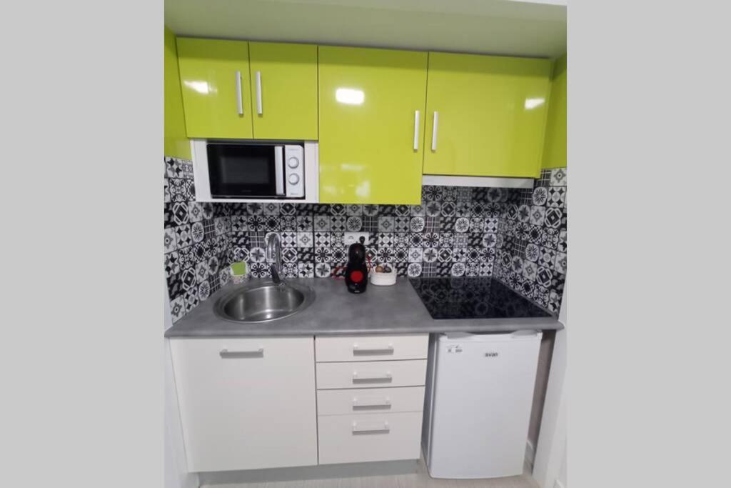 Apartamento con piscina a 2 minutos de la playa!!! Lloret de Mar Exterior foto
